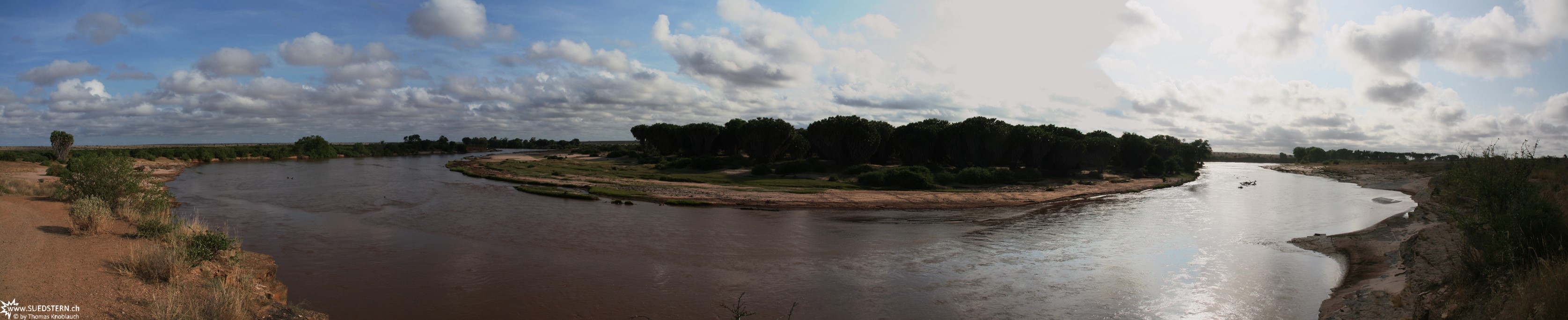 2007-04-11 - Kenya - Tsavo East - Tsavo River Panorama